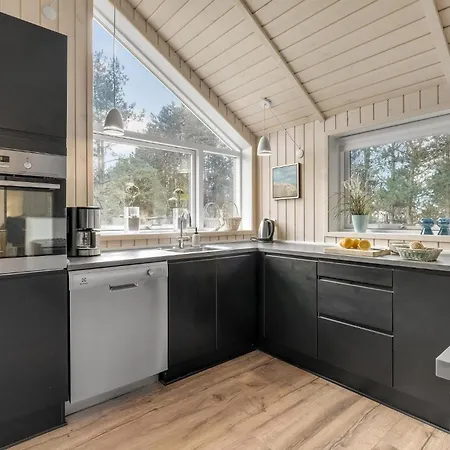 Three-bedroom In Knebel