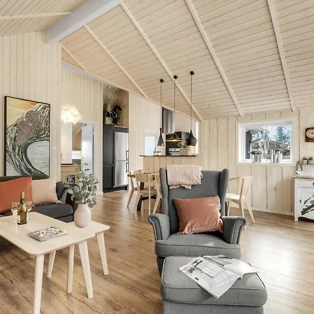 Three-bedroom In 別荘 *