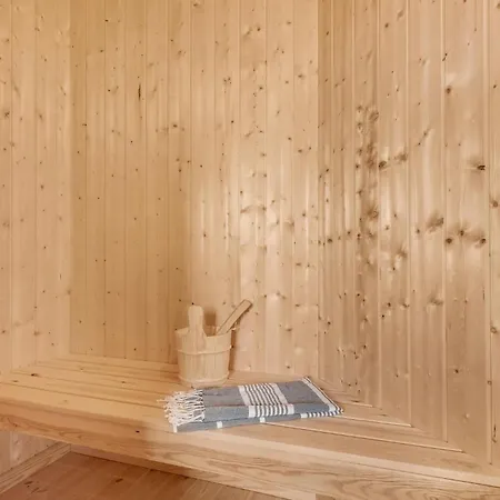 Three-bedroom In Knebel