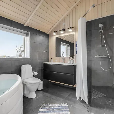 Three-bedroom In * Knebel