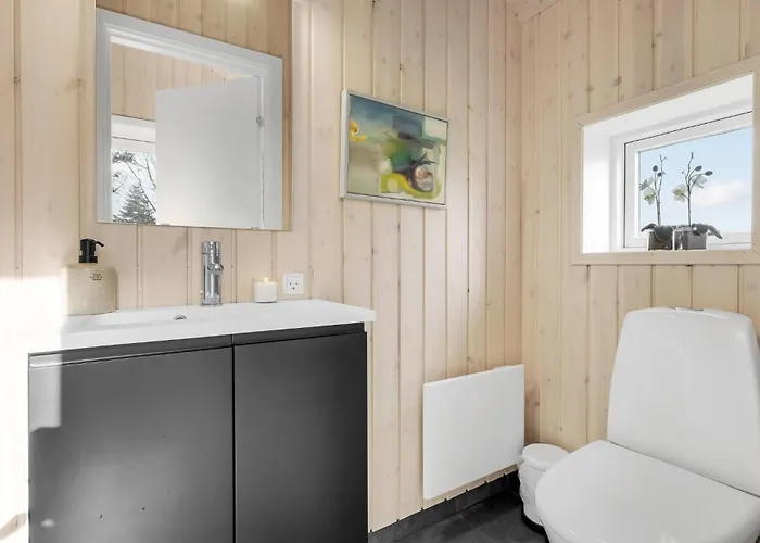 Three-bedroom In * 克内贝尔